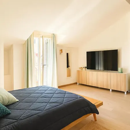 Mobydick, Central, Walk To The Beach, Private Parking *