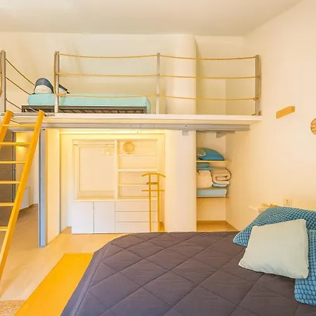 Mobydick, Central, Walk To The Beach, Private Parking Imperia