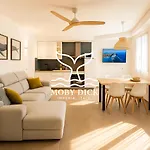 Mobydick, Central, Walk To The Beach, Private Parking Imperia