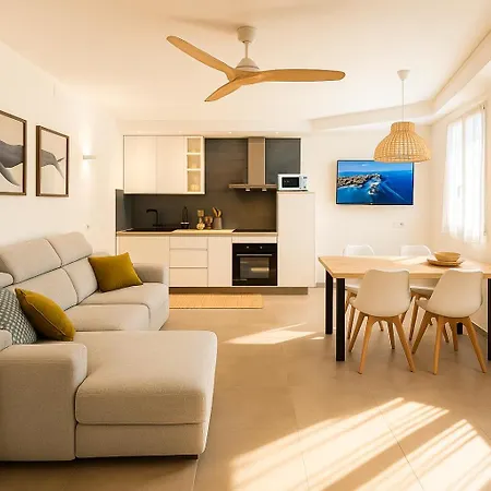 Mobydick, Central, Walk To The Beach, Private Parking Apartman