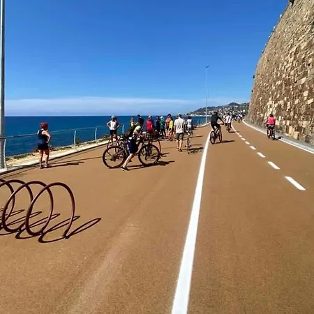 Mobydick, Central, Walk To The Beach, Private Parking * インペリア