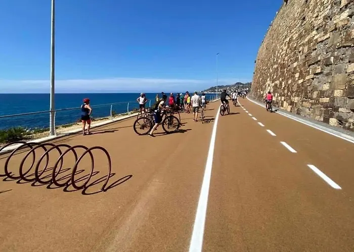 Mobydick, Central, Walk To The Beach, Private Parking * Imperia