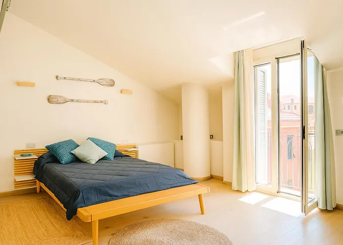 Lägenhet Mobydick, Central, Walk To The Beach, Private Parking *