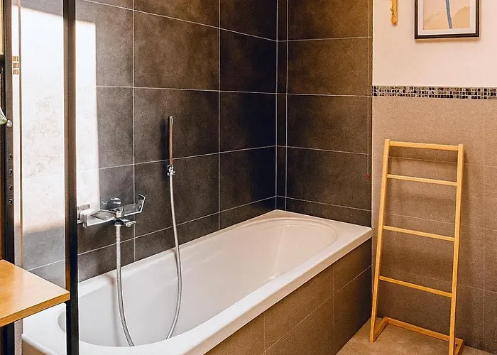 Mobydick, Central, Walk To The Beach, Private Parking Imperia